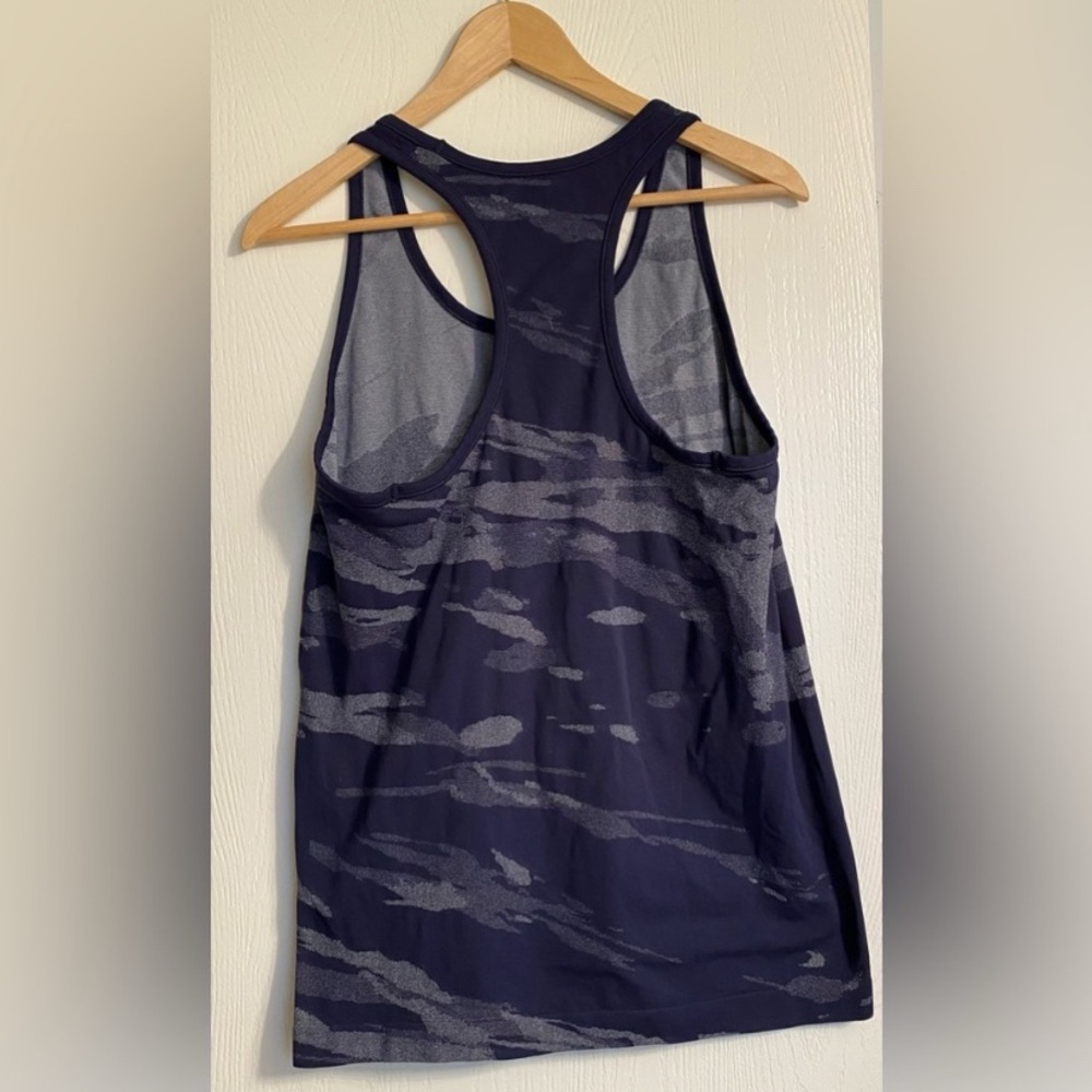 ATHLETA Speedlight Camo Racerback Seamless Tank Top Nylon Blue Women Size Large - Picture 2 of 10
